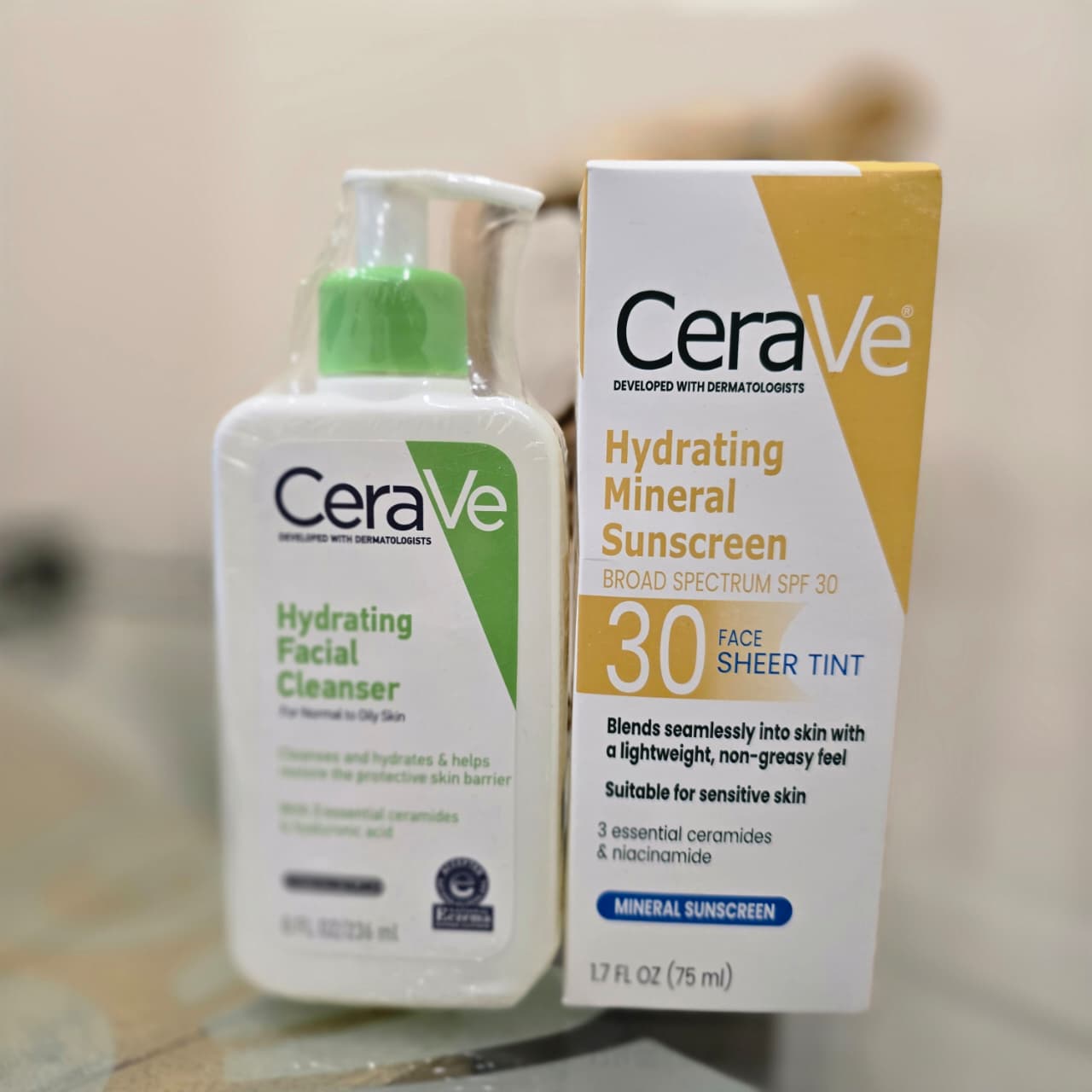 Bundle 5 - CeraVe Hydrating Facial Cleanser & CeraVe Hydrating Mineral Sunscreen - Up Trends