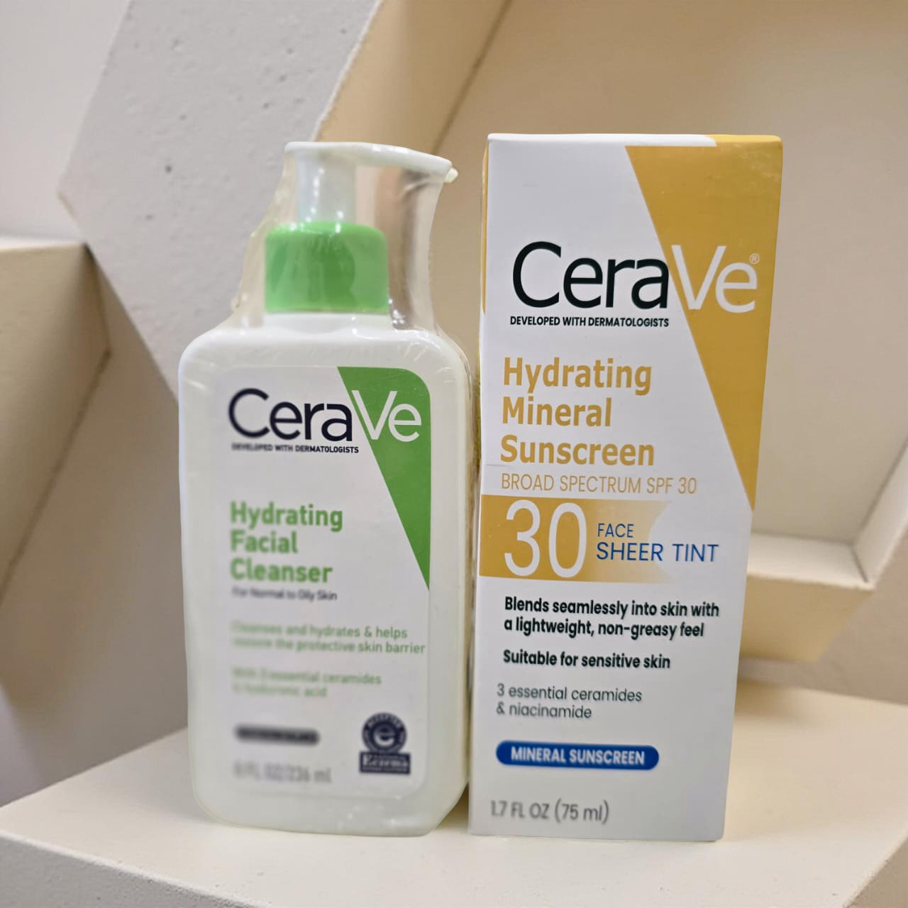 Bundle 5 - CeraVe Hydrating Facial Cleanser & CeraVe Hydrating Mineral Sunscreen - Up Trends